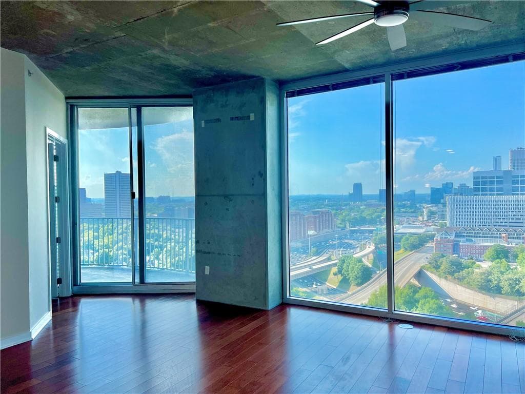 2 bedroom, 2 bathroom, 1,127 sq ft condominium under contract at 400 W Peachtree Street 1804, Atlanta, GA 30308 — photo 7