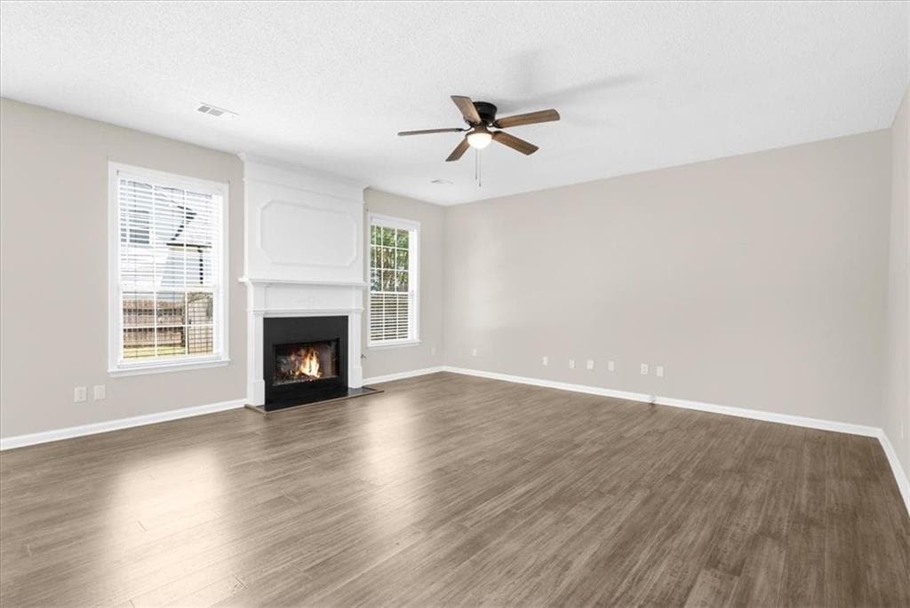 4 bedroom, 3 bathroom, 1,986 sq ft single family residence under contract at 2410 Lunetta Lane, Alpharetta, GA 30004 — photo 3
