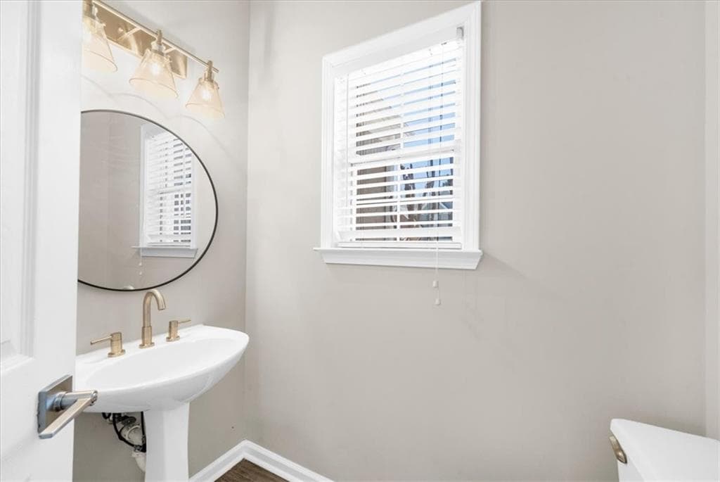 4 bedroom, 3 bathroom, 1,986 sq ft single family residence under contract at 2410 Lunetta Lane, Alpharetta, GA 30004 — photo 7