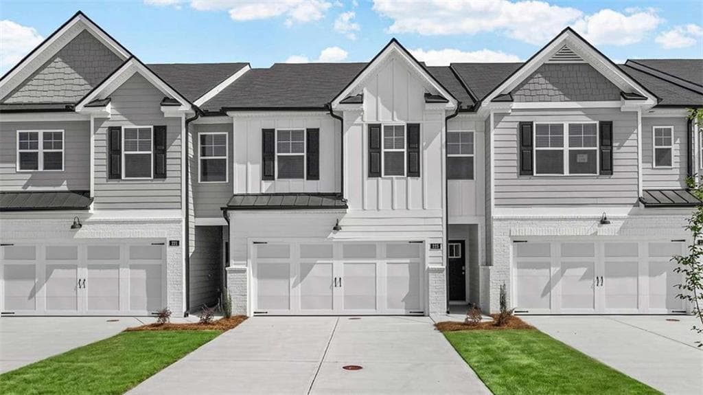 3 bedroom, 3 bathroom townhouse for sale at 228 Sound Circle, Stockbridge, GA 30281