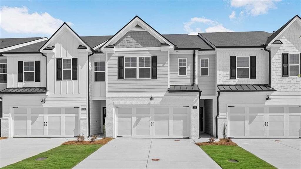 3 bedroom, 3 bathroom townhouse for sale at 232 Sound Circle, Stockbridge, GA 30281