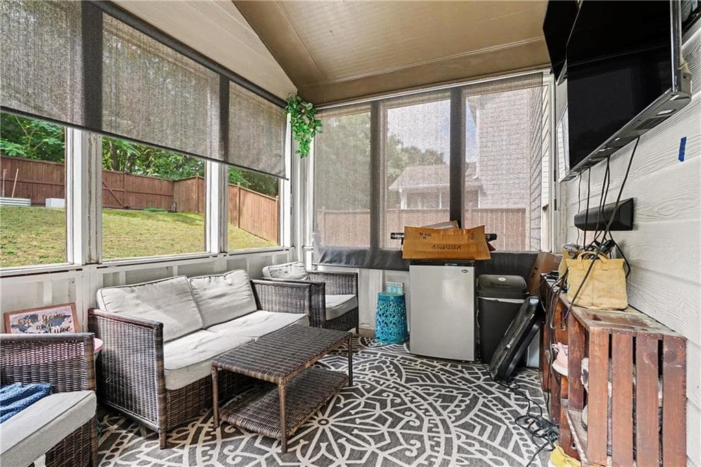 4 bedroom, 3 bathroom, 2,254 sq ft single family residence for sale at 585 Country Ridge Drive, Hoschton, GA 30548 — photo 4