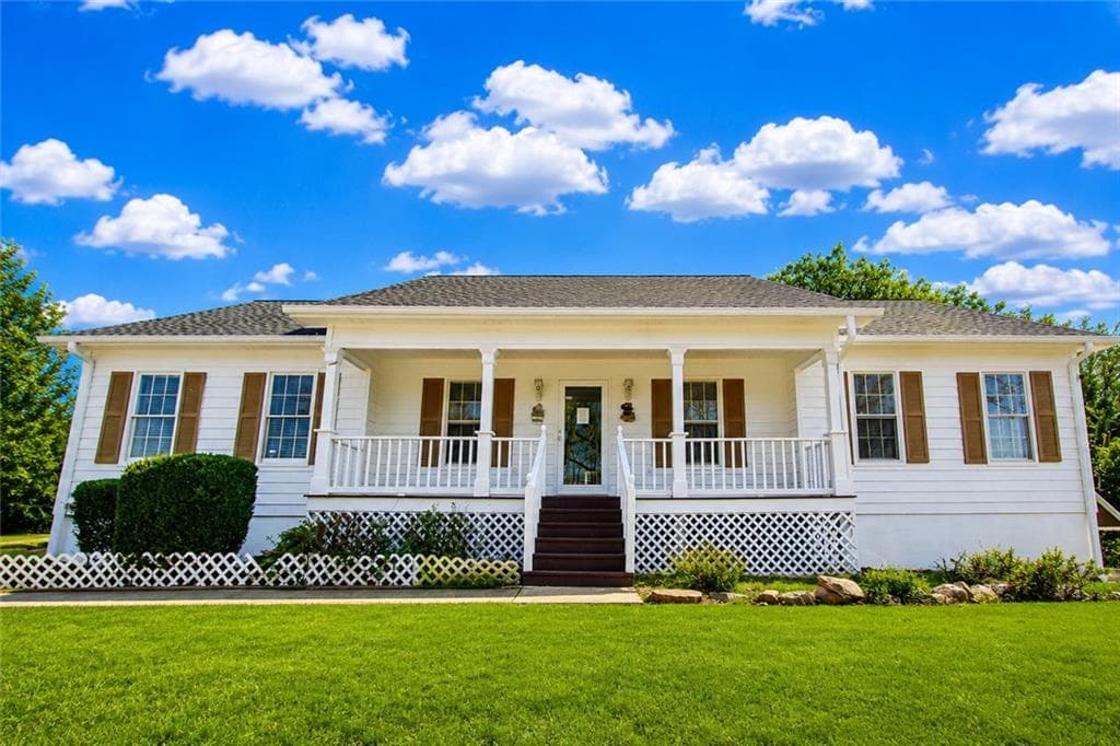 5 bedroom, 3 bathroom, 2,760 sq ft apartment for rent at 818 Springlake Road, Lawrenceville, GA 30045 for $2,499 a month — photo 1 of 65