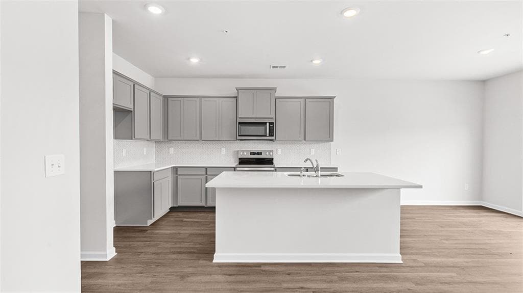 3 bedroom, 3 bathroom townhouse for sale at 242 Sound Circle, Stockbridge, GA 30281 — photo 4