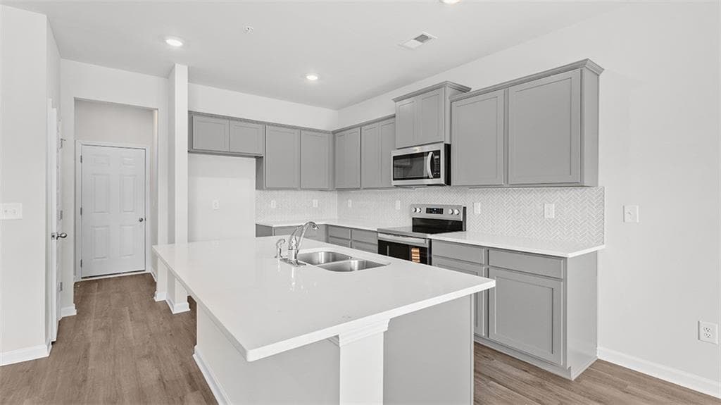 3 bedroom, 3 bathroom townhouse for sale at 242 Sound Circle, Stockbridge, GA 30281 — photo 8
