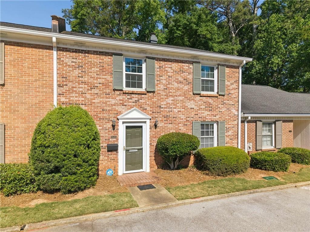 3 bedroom, 3 bathroom, 1,944 sq ft townhouse sold at 1634 Executive Park Lane, Atlanta, GA 30329