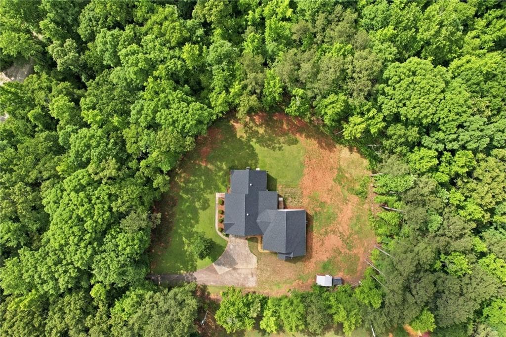 6 bedroom, 4 bathroom, 3,949 sq ft single family residence for sale at 314 Coady Road, Jackson, GA 30233 — photo 4