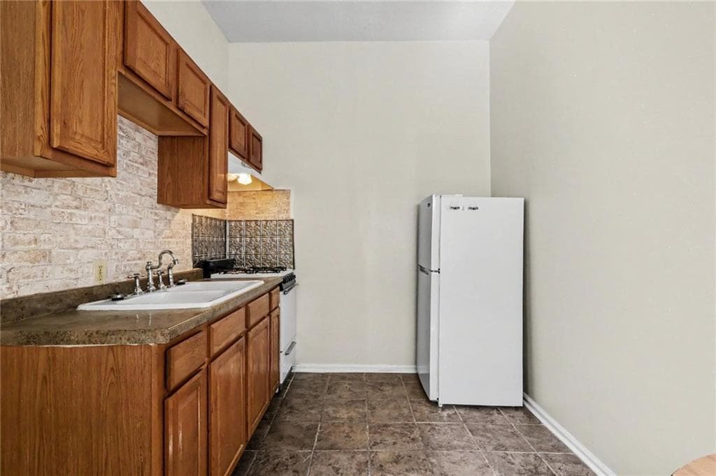 4 bedroom, 4 bathroom, 948 sq ft single family residence for sale at 60 Ormond Street, Atlanta, GA 30315 — photo 9