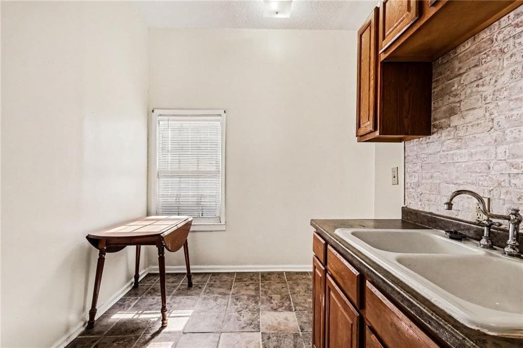 4 bedroom, 4 bathroom, 948 sq ft single family residence for sale at 60 Ormond Street, Atlanta, GA 30315 — photo 10