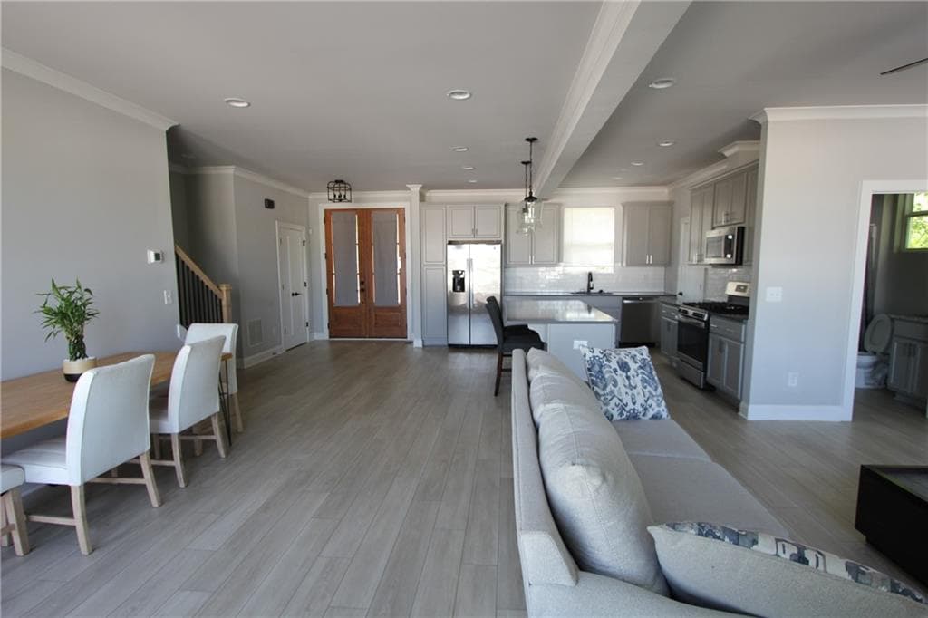 3 bedroom, 3 bathroom single family residence for rent at 1740 Bolton Road, Atlanta, GA 30318 for $2,900 a month — photo 6