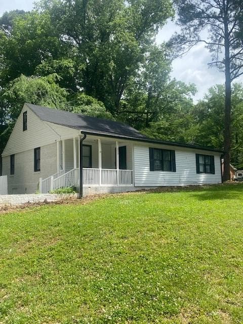 3 bedroom, 2 bathroom, 1,236 sq ft single family residence for sale at 214 Pinewood Lane, Stockbridge, GA 30281