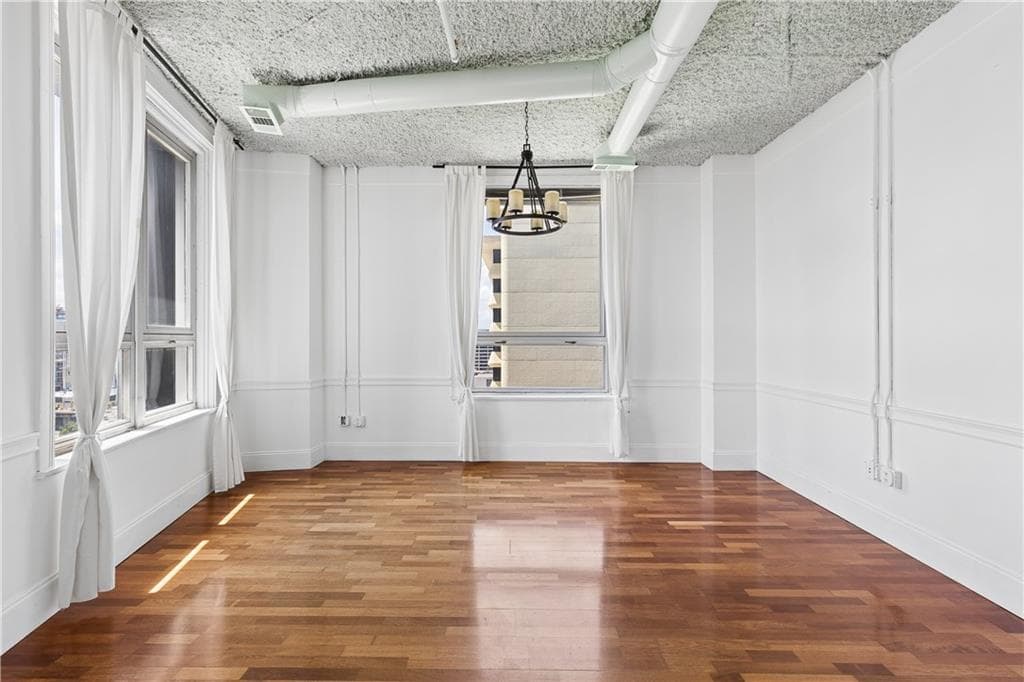 1 bedroom, 1 bathroom, 591 sq ft condominium for sale at 20 Marietta Street #15E, Atlanta, GA 30303 — photo 3