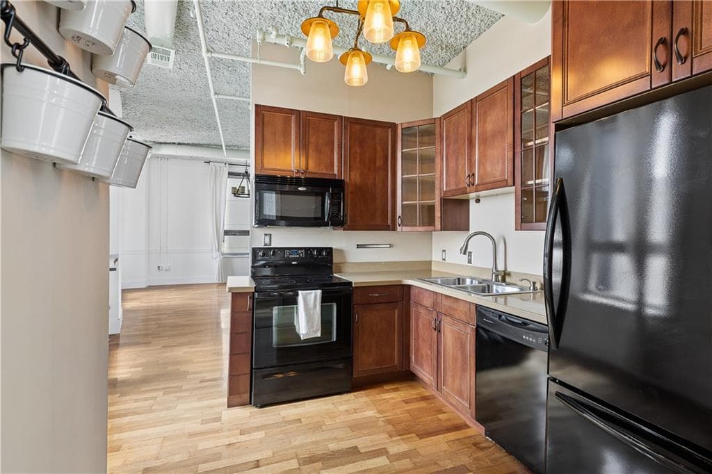 1 bedroom, 1 bathroom, 591 sq ft condominium for sale at 20 Marietta Street #15E, Atlanta, GA 30303 — photo 7