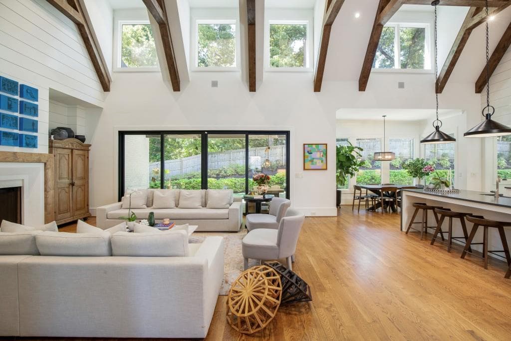 6 bedroom, 7 bathroom, 8,842 sq ft single family residence for sale at 840 Kenry Court, Atlanta, GA 30342 — photo 10