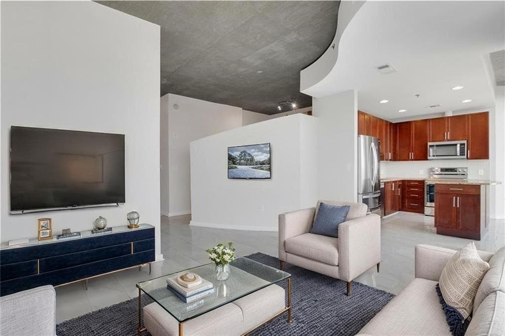 1 bedroom, 1 bathroom, 748 sq ft condominium for sale at 855 Peachtree Street 2812, Atlanta, GA 30308 — photo 2