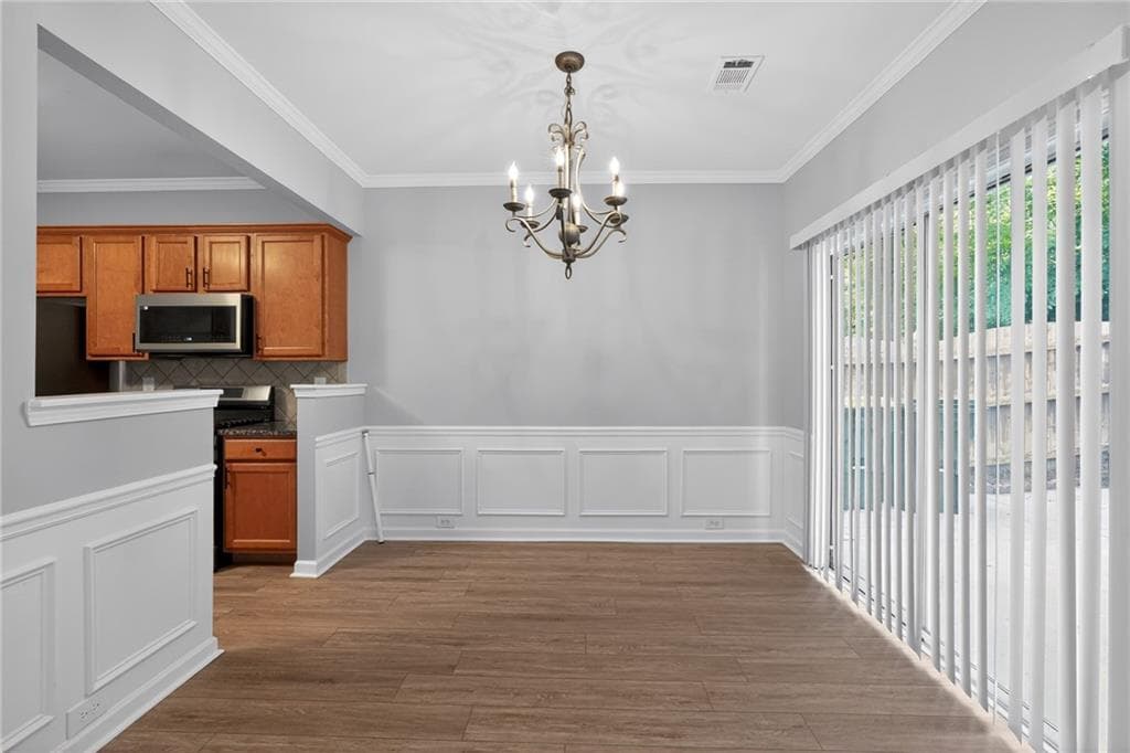 4 bedroom, 3 bathroom, 1,956 sq ft single family residence for sale at 5750 Crestwick Way, Cumming, GA 30040 — photo 7