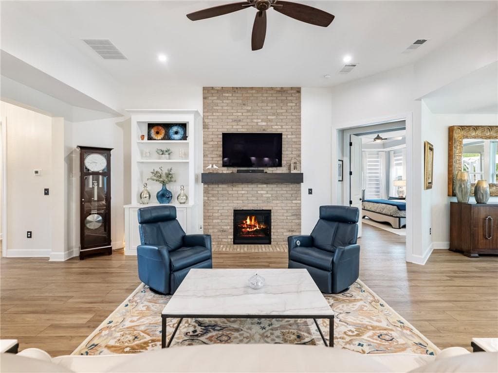 3 bedroom, 4 bathroom, 3,072 sq ft single family residence for sale at 522 Ontario Lane, Hoschton, GA 30548 — photo 5