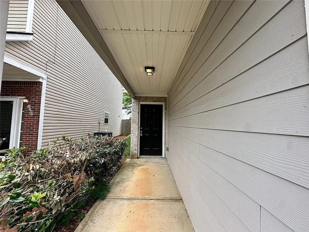 3 bedroom, 3 bathroom, 1,709 sq ft single family residence for rent at 1578 Onalee Drive, Hampton, GA 30228 for $1,695 a month — photo 4