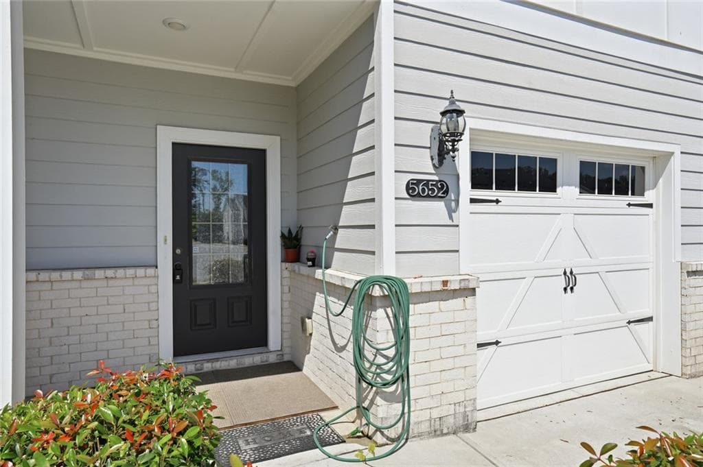 3 bedroom, 3 bathroom, 1,597 sq ft townhouse for sale at 5652 Plain Field Lane, Lilburn, GA 30047 — photo 3
