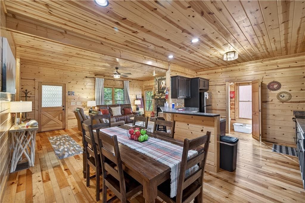 3 bedroom, 2 bathroom, 2,775 sq ft single family residence for sale at 170 Wildwood Court, Ellijay, GA 30540 — photo 8