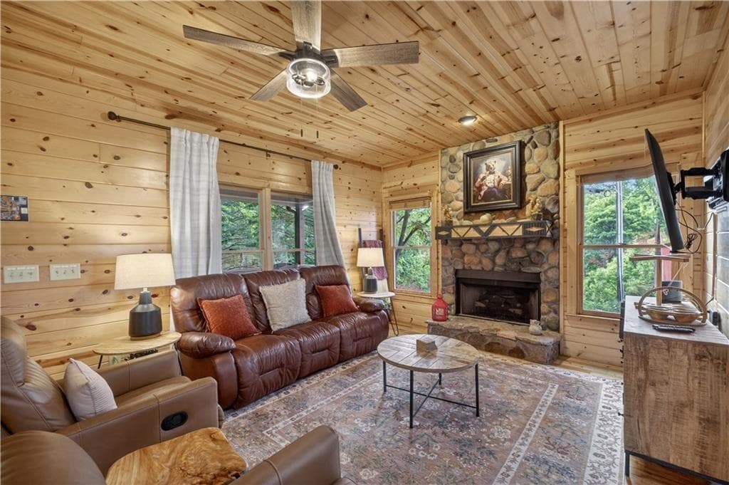 3 bedroom, 2 bathroom, 2,775 sq ft single family residence for sale at 170 Wildwood Court, Ellijay, GA 30540 — photo 10