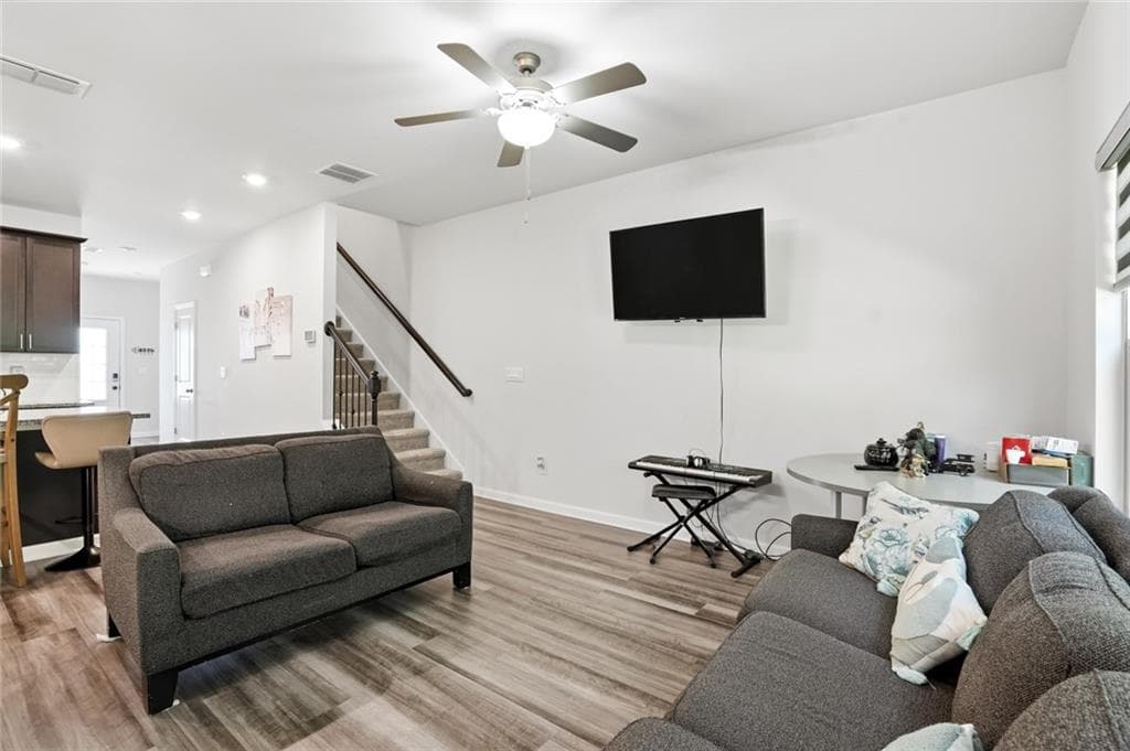 3 bedroom, 3 bathroom, 1,597 sq ft townhouse for sale at 5652 Plain Field Lane, Lilburn, GA 30047 — photo 6