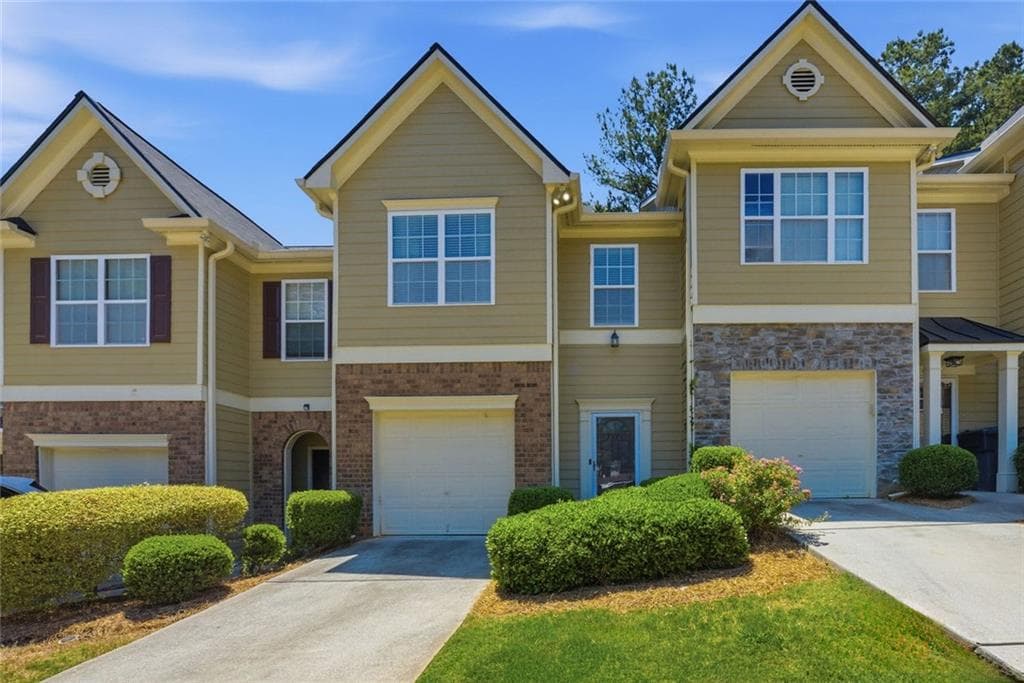 2 bedroom, 3 bathroom, 1,492 sq ft townhouse sold at 2871 Ridgeview Drive, Atlanta, GA 30331