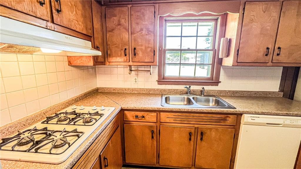 3 bedroom, 1 bathroom, 1,100 sq ft single family residence under contract at 409 Dora Street, Griffin, GA 30223 — photo 5