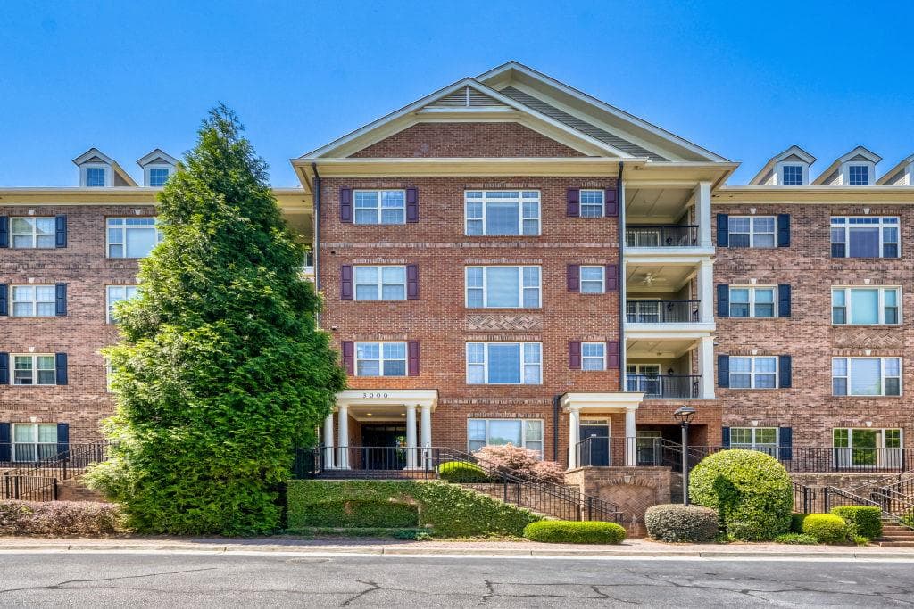 2 bedroom, 2 bathroom, 1,457 sq ft condominium under contract at 2300 Peachford Road 3209, Dunwoody, GA 30338