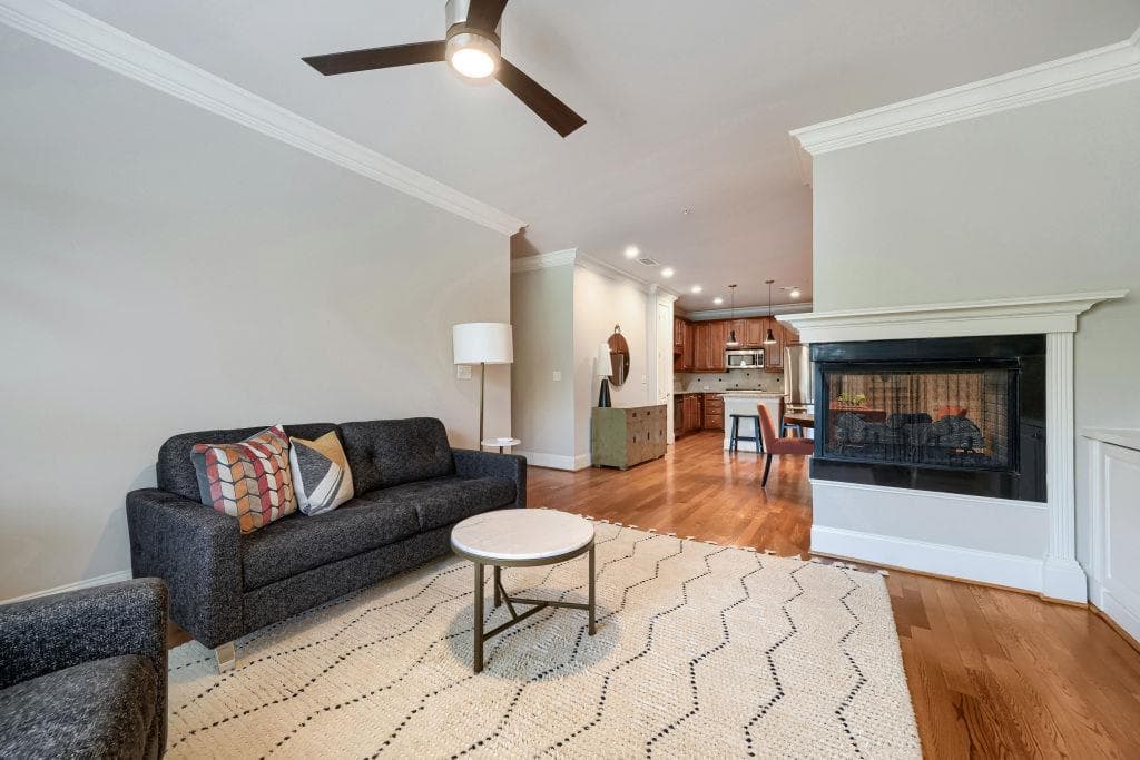 2 bedroom, 2 bathroom, 1,457 sq ft condominium under contract at 2300 Peachford Road 3209, Dunwoody, GA 30338 — photo 9