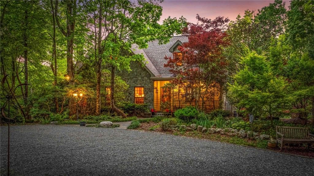 4 bedroom, 5 bathroom, 2,845 sq ft single family residence for sale at 10620 Highway 52 Highway, Chatsworth, GA 30705 — photo 5