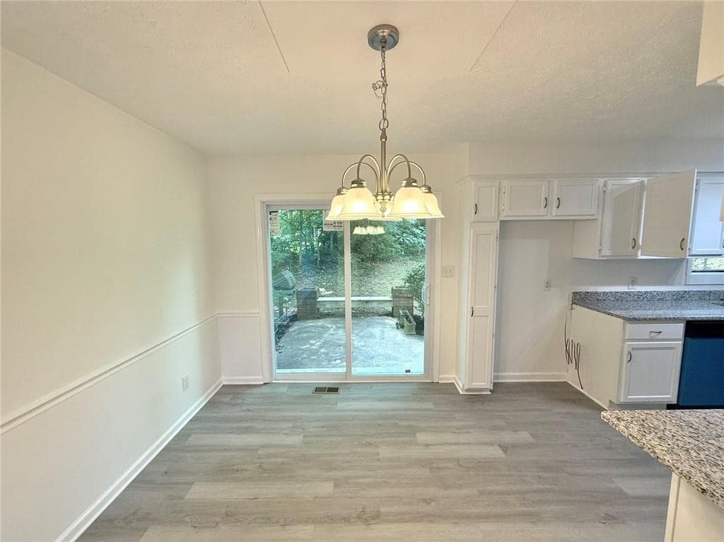4 bedroom, 2 bathroom, 1,752 sq ft single family residence for sale at 3681 Lavilla Drive, Powder Springs, GA 30127 — photo 6