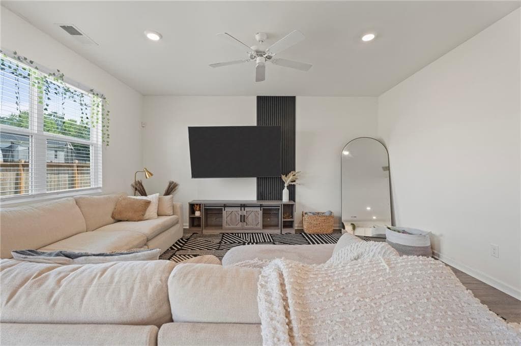 4 bedroom, 3 bathroom, 2,202 sq ft single family residence for sale at 249 Friendship Oak Way, Hampton, GA 30228 — photo 9