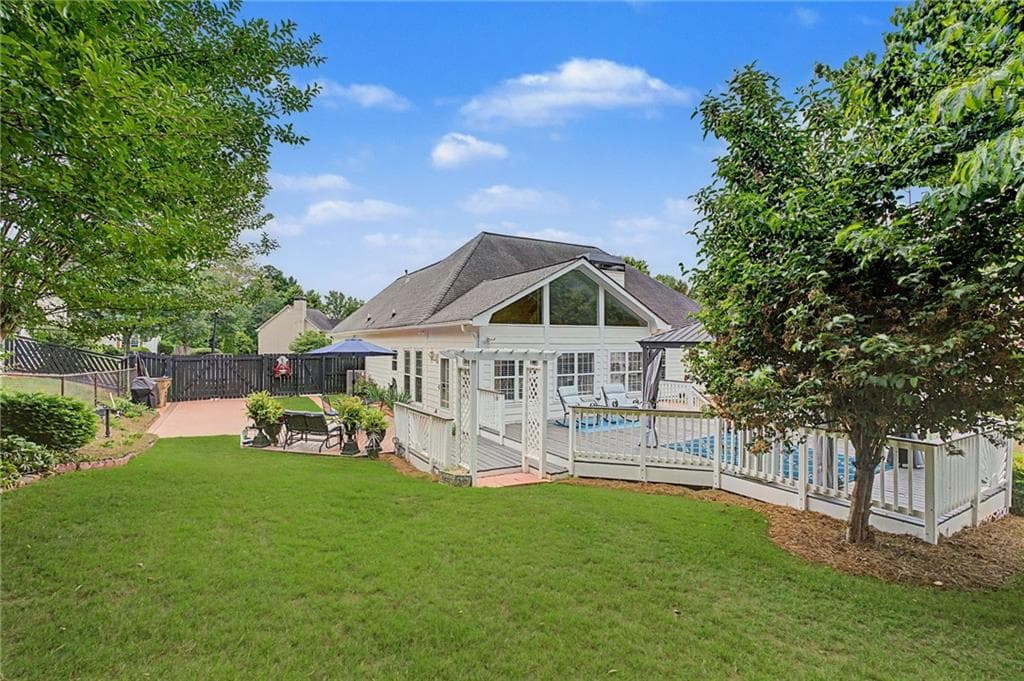 3 bedroom, 2 bathroom, 2,386 sq ft single family residence for sale at 4045 Cherry Ridge Walk, Suwanee, GA 30024 — photo 7