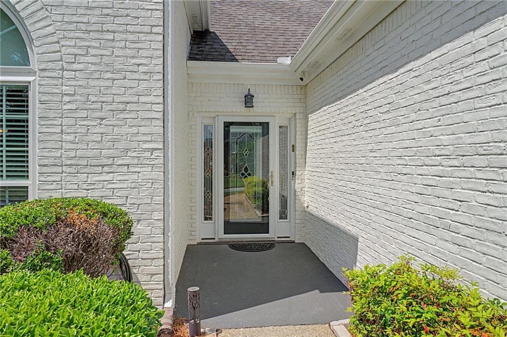 3 bedroom, 2 bathroom, 2,386 sq ft single family residence for sale at 4045 Cherry Ridge Walk, Suwanee, GA 30024 — photo 5