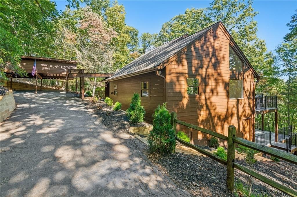 4 bedroom, 3 bathroom, 3,487 sq ft single family residence for sale at 626 Petit ridge dr, Big Canoe, GA 30143 — photo 5