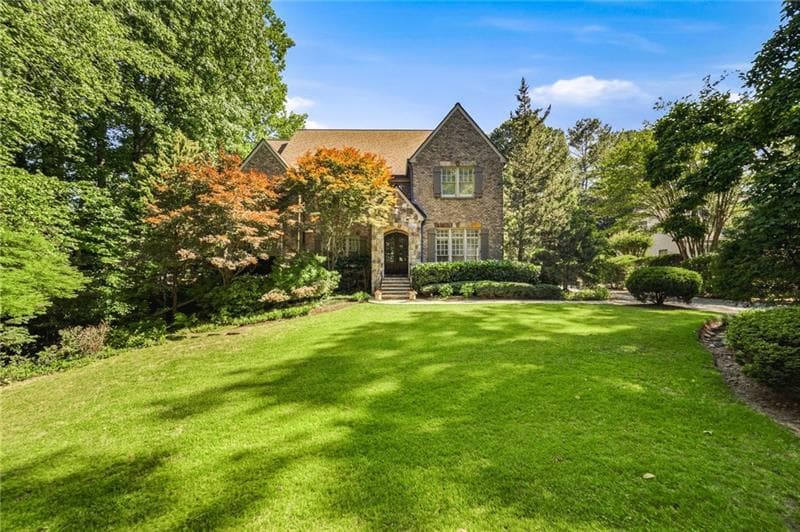 6 bedroom, 8 bathroom, 8,133 sq ft single family residence sold at 2720 Orchard Knob, Atlanta, GA 30339
