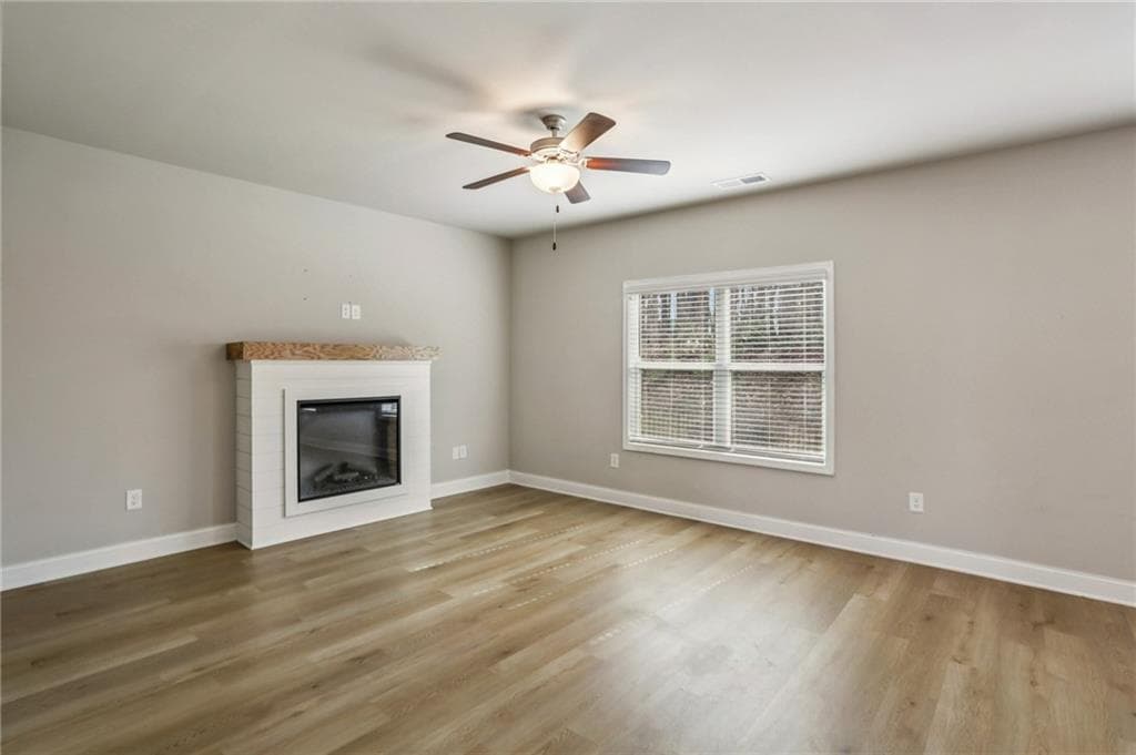 3 bedroom, 3 bathroom, 2,095 sq ft single family residence for sale at 2099 Easterwood Terrace, Decatur, GA 30032 — photo 5