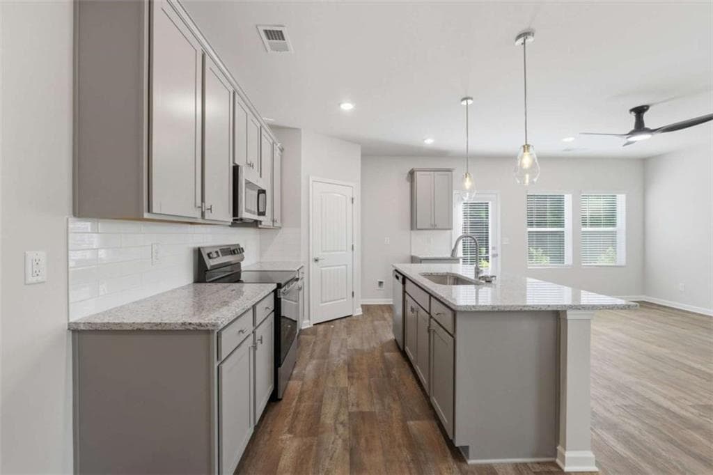 4 bedroom, 3 bathroom, 1,852 sq ft townhouse under contract at 3656 PARKWAY JAMES Drive, Snellville, GA 30039 — photo 6
