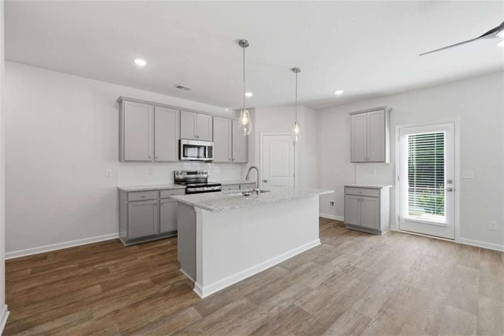 4 bedroom, 3 bathroom, 1,852 sq ft townhouse under contract at 3656 PARKWAY JAMES Drive, Snellville, GA 30039 — photo 7