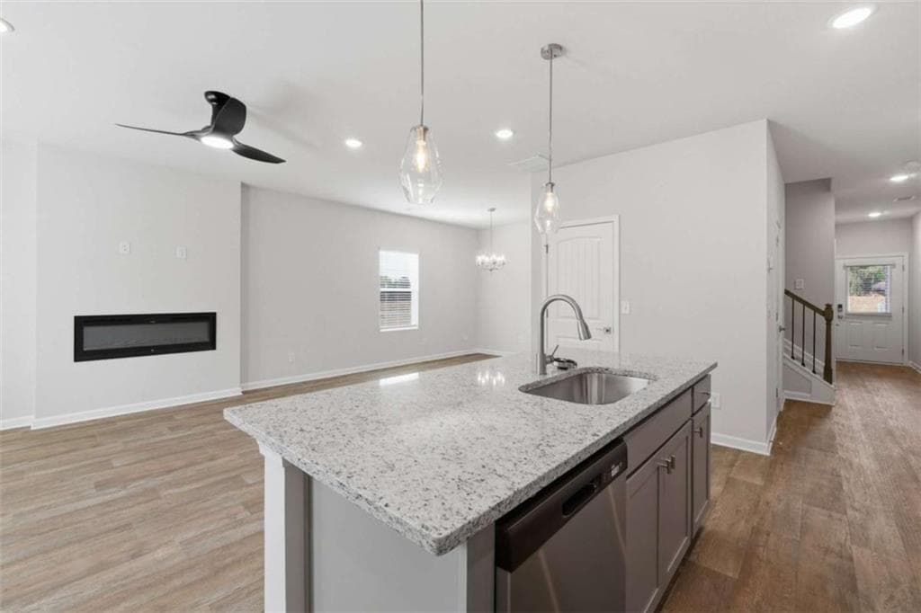 4 bedroom, 3 bathroom, 1,852 sq ft townhouse under contract at 3656 PARKWAY JAMES Drive, Snellville, GA 30039 — photo 9