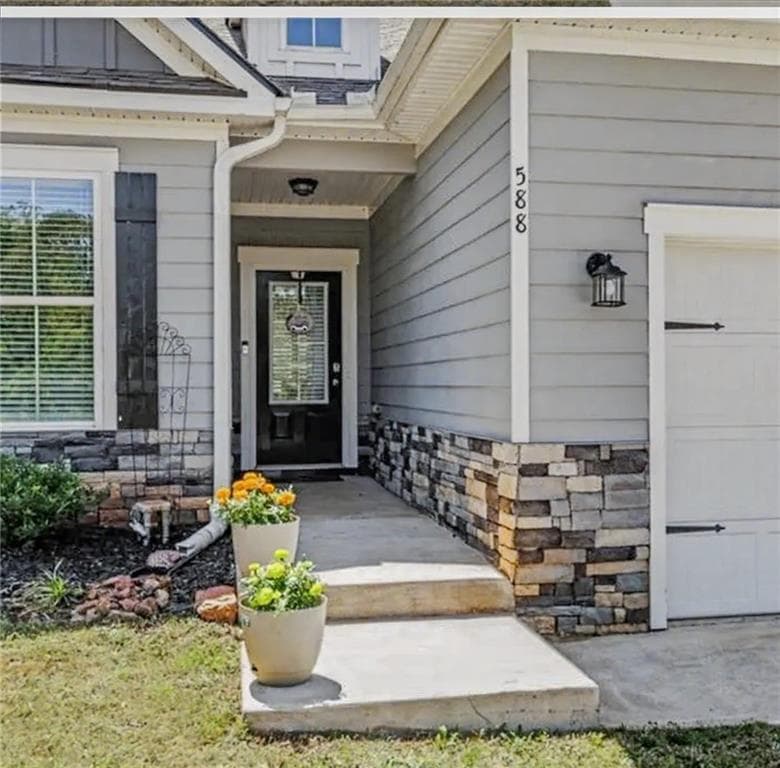 4 bedroom, 3 bathroom, 2,209 sq ft single family residence under contract at 588 Scout Hut Road, Danielsville, GA 30633 — photo 2