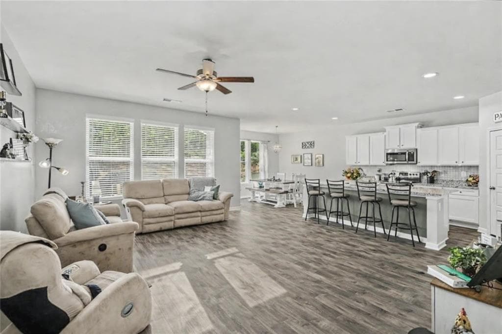 4 bedroom, 3 bathroom, 2,209 sq ft single family residence under contract at 588 Scout Hut Road, Danielsville, GA 30633 — photo 5