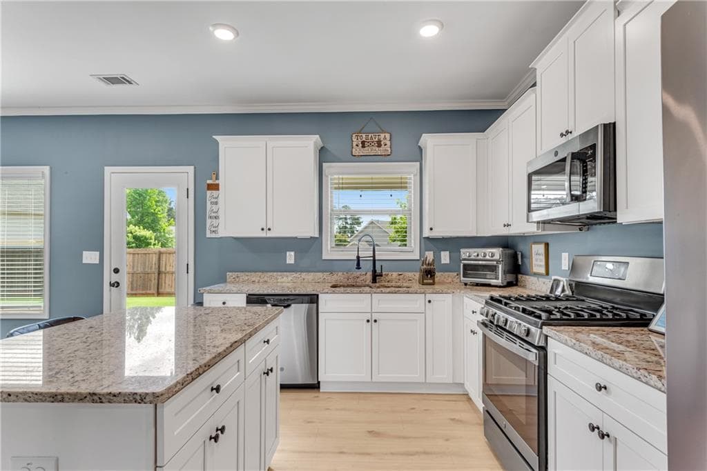 4 bedroom, 3 bathroom, 2,314 sq ft single family residence for sale at 533 Evergreen Way, Jefferson, GA 30549 — photo 10