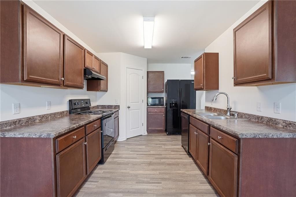 4 bedroom, 3 bathroom, 1,800 sq ft single family residence for sale at 225 Rendell Lane, Hinesville, GA 31313 — photo 8