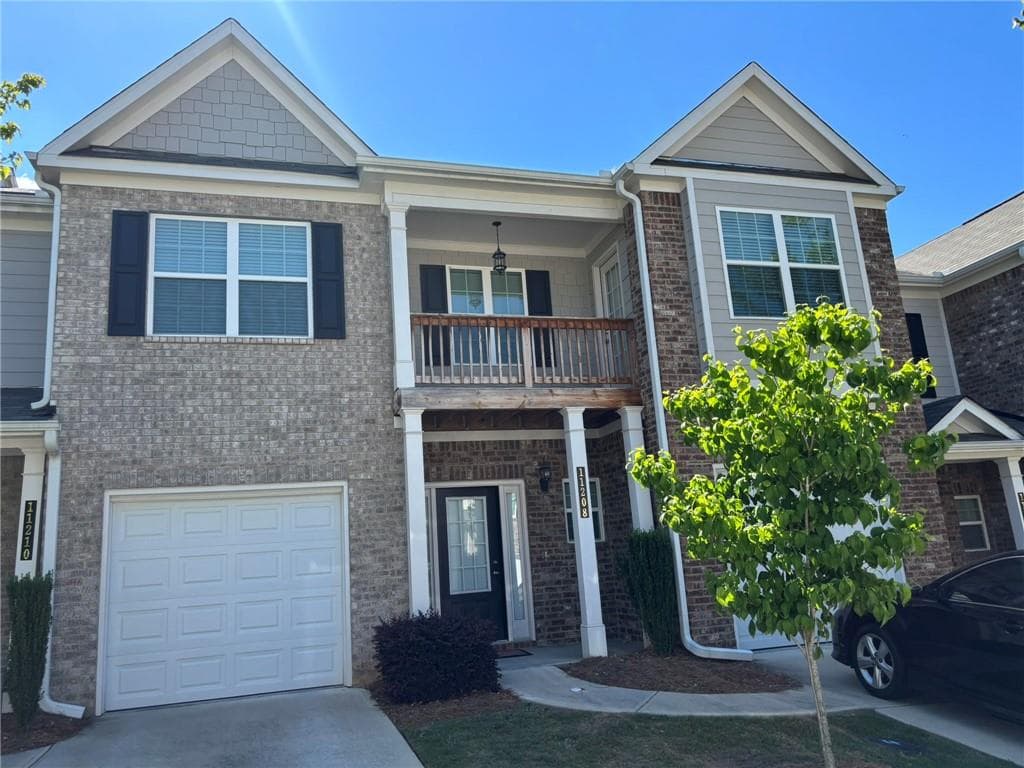3 bedroom, 3 bathroom, 1,636 sq ft townhouse for sale at 11208 Benton Loop, Covington, GA 30014 — photo 2