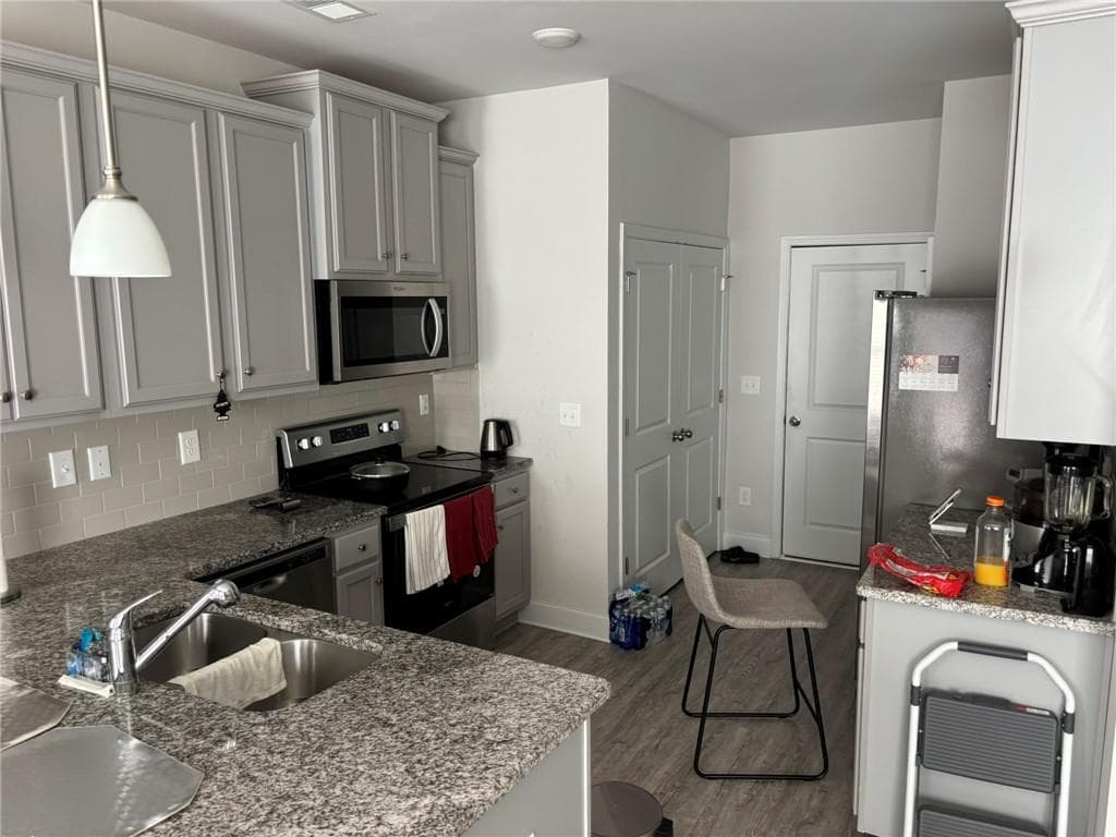 3 bedroom, 3 bathroom, 1,636 sq ft townhouse for sale at 11208 Benton Loop, Covington, GA 30014 — photo 5