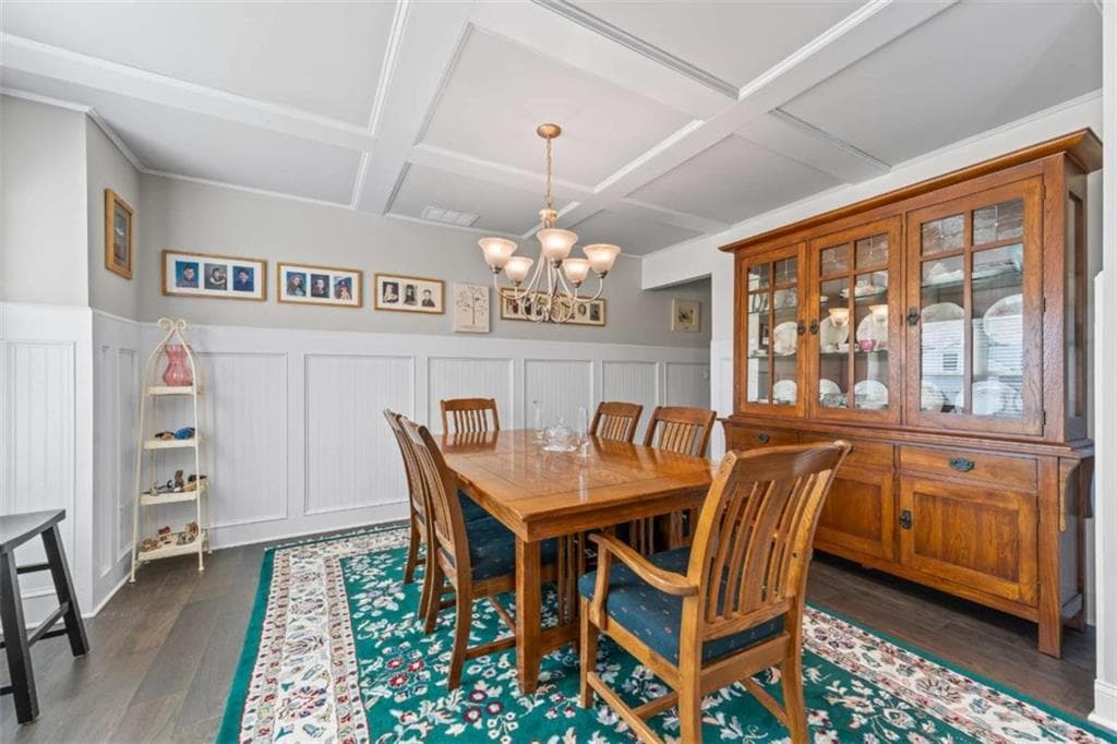 5 bedroom, 3 bathroom, 3,000 sq ft single family residence for sale at 6024 Park Bay Court, Flowery Branch, GA 30542 — photo 7