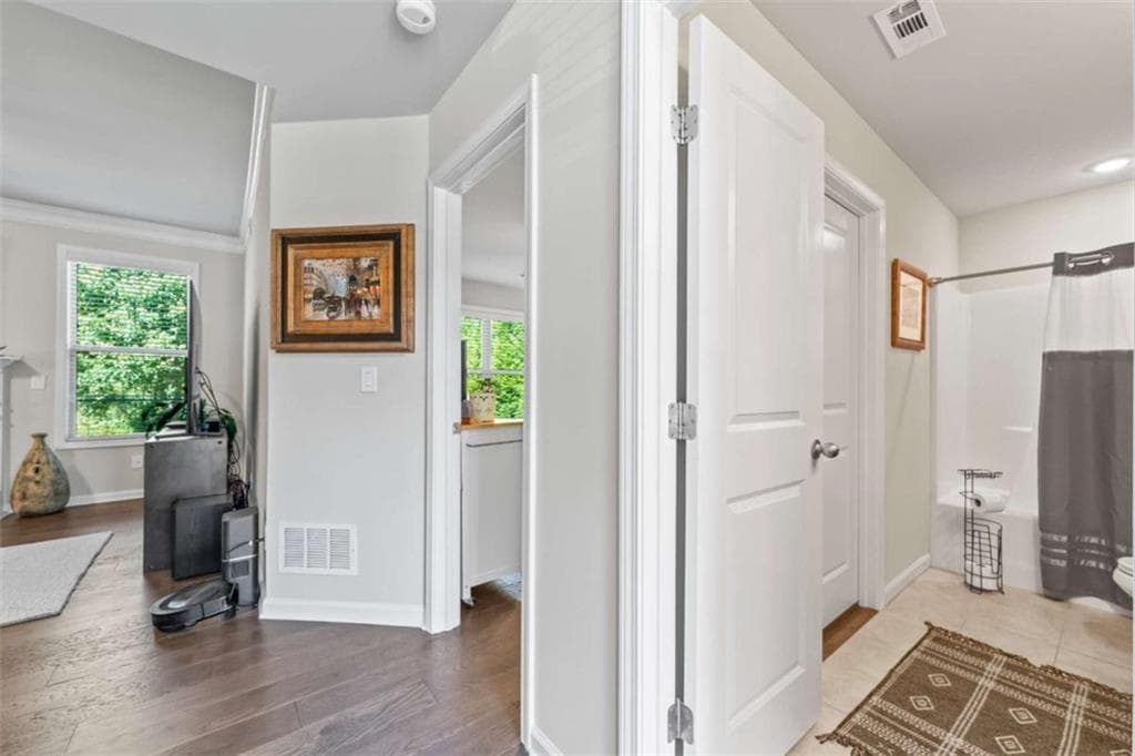 5 bedroom, 3 bathroom, 3,000 sq ft single family residence for sale at 6024 Park Bay Court, Flowery Branch, GA 30542 — photo 9