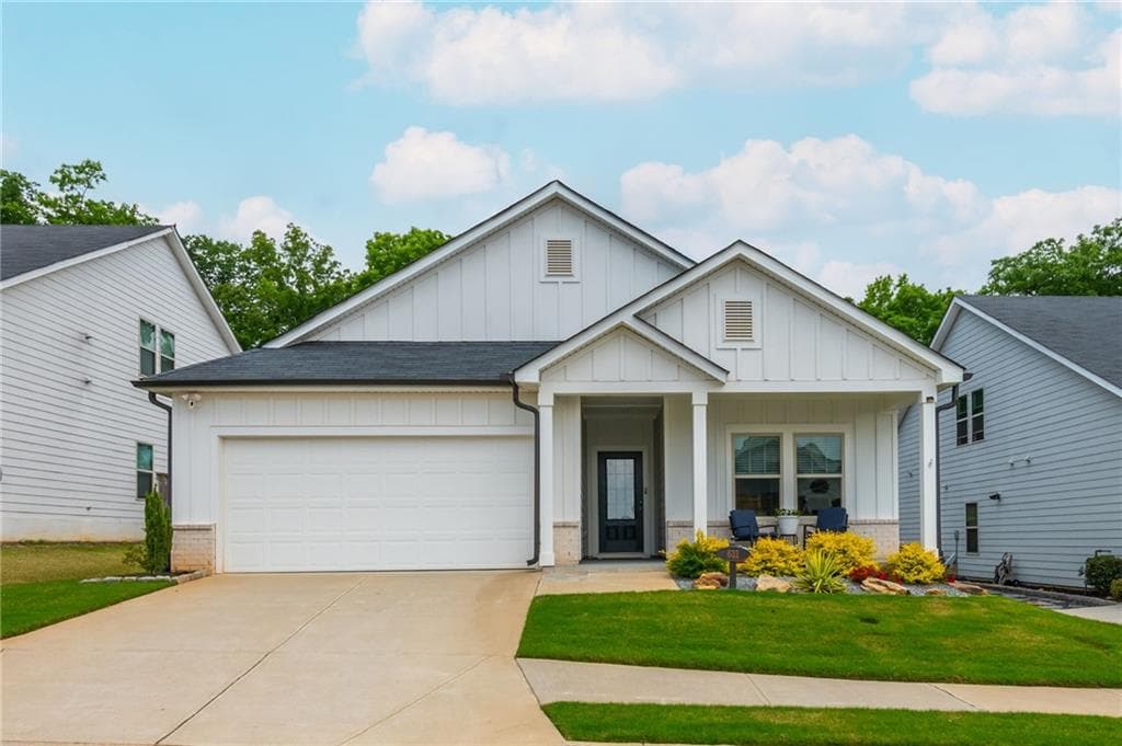 4 bedroom, 3 bathroom, 2,000 sq ft single family residence for sale at 631 Valdosta Drive, Canton, GA 30114